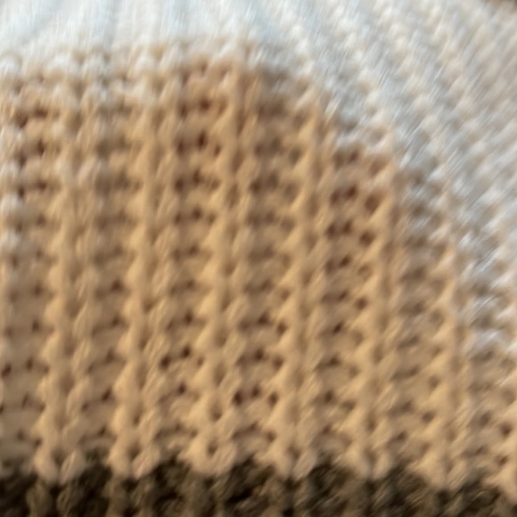 NWT- Sincerely Jules - Beautiful Crop Sweater in Neutral long sleeves size M - Picture 6 of 12